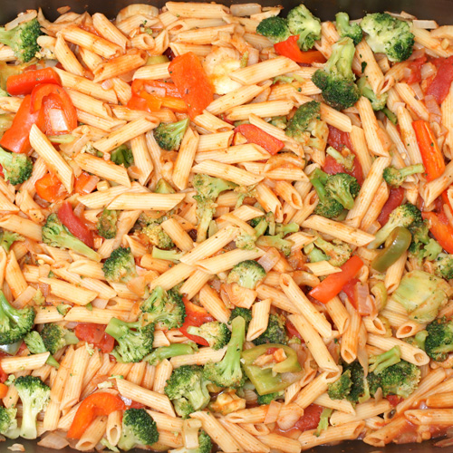 Tuna pasta dengan sayur-sayuran